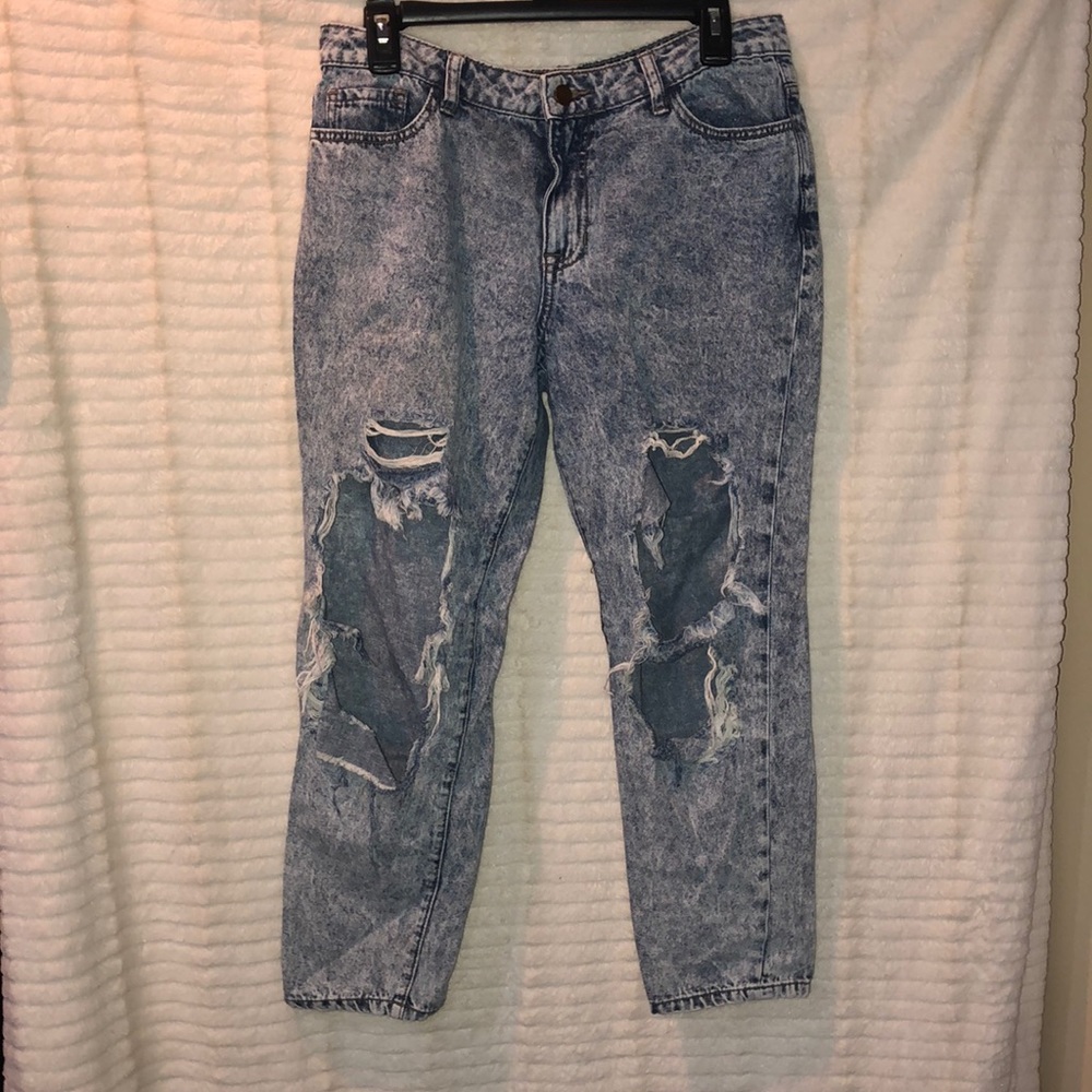 Super distressed ripped F21 jeans.